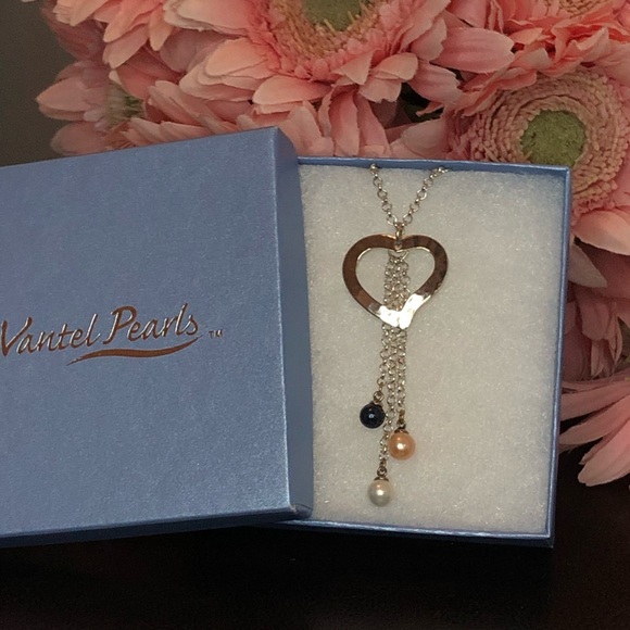 Vantel Pearls Three of Hearts Necklace - Picture 8 of 11